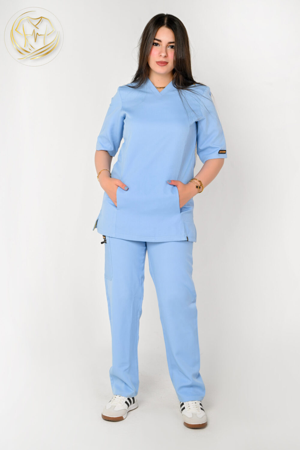 V-Neck Woman Scrub Baby Blue - الصورة 2