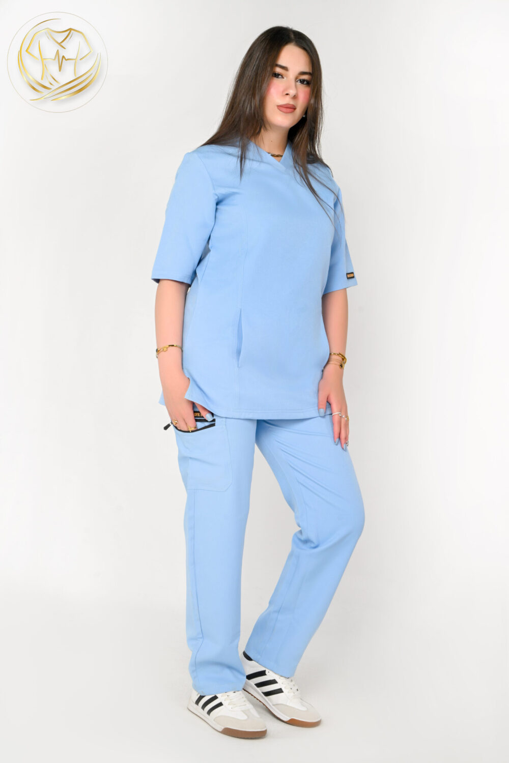 V-Neck Woman Scrub Baby Blue - الصورة 3