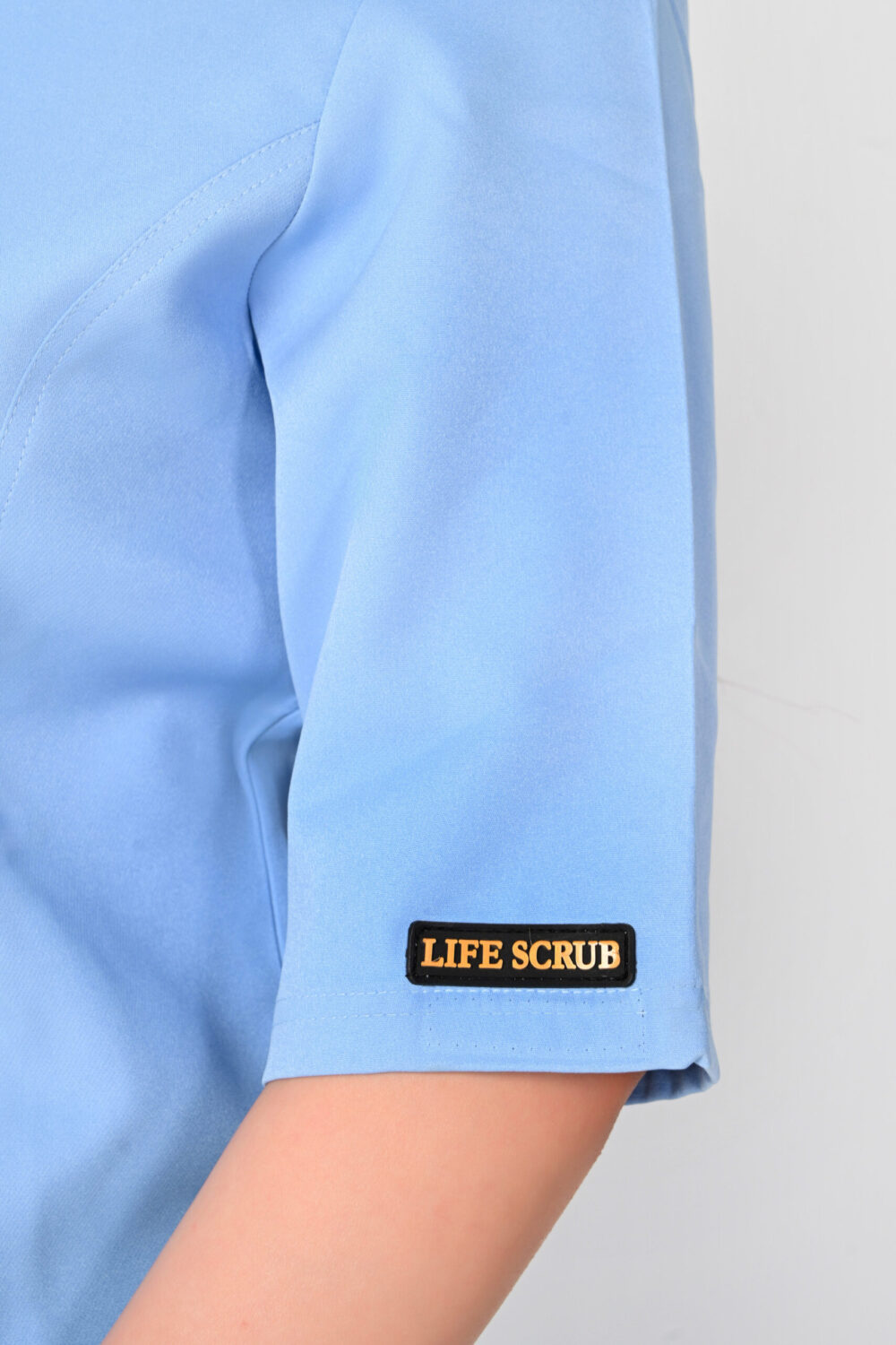 V-Neck Woman Scrub Baby Blue - الصورة 4