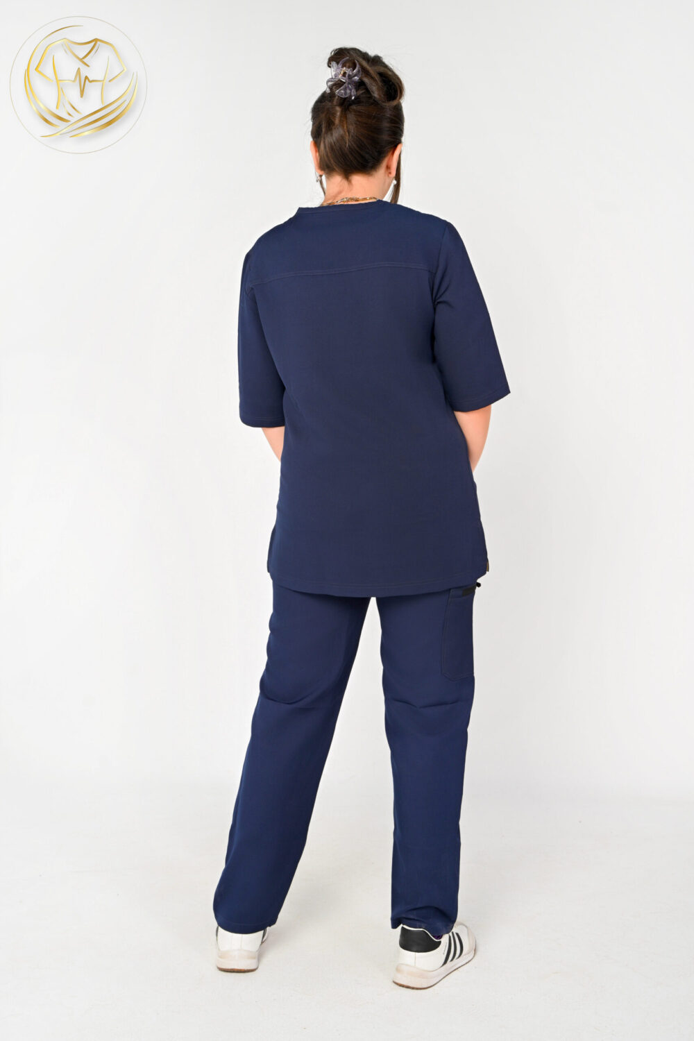V-Neck Woman Scrub Dark Blue - الصورة 3