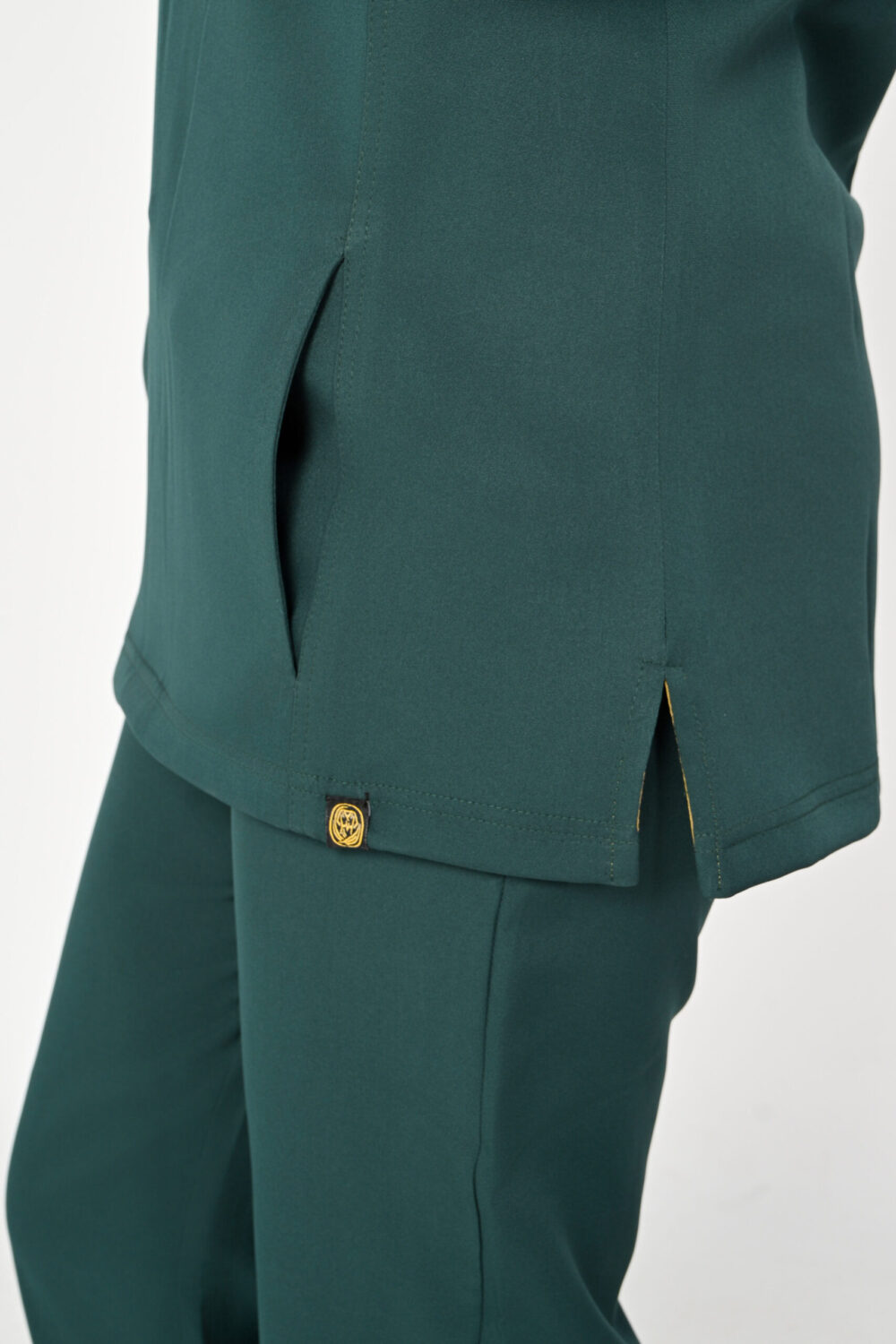 V-Neck Woman Scrub Green - الصورة 5
